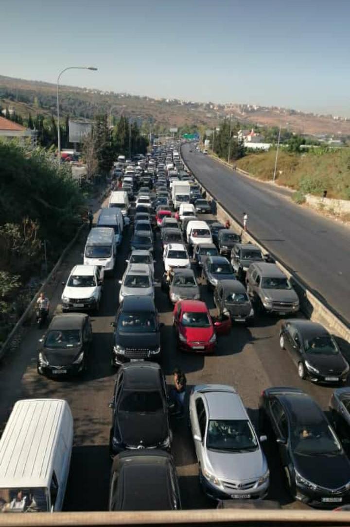 هجوم جنوني شعبي على محطات الوقود