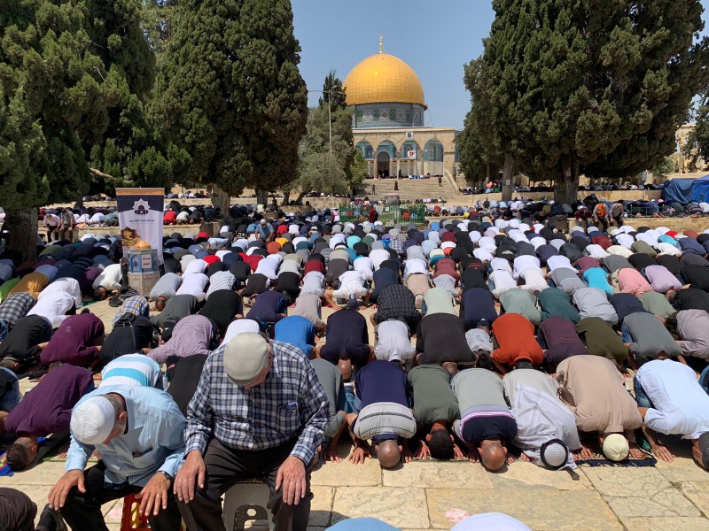 40 ألف مصلٍ يؤدون الجمعة في الأقصى