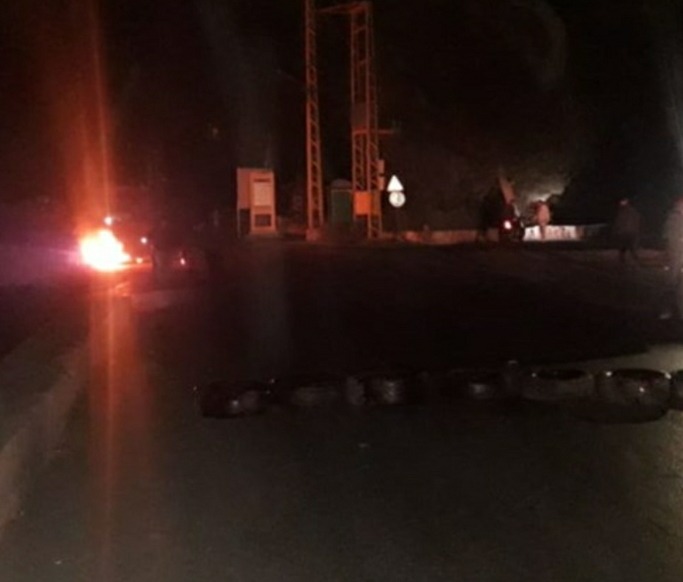قطع طريق ساحة النجمة – صيدا  بالاطارات المشتعلة احتجاجا على ازمة المحروقات