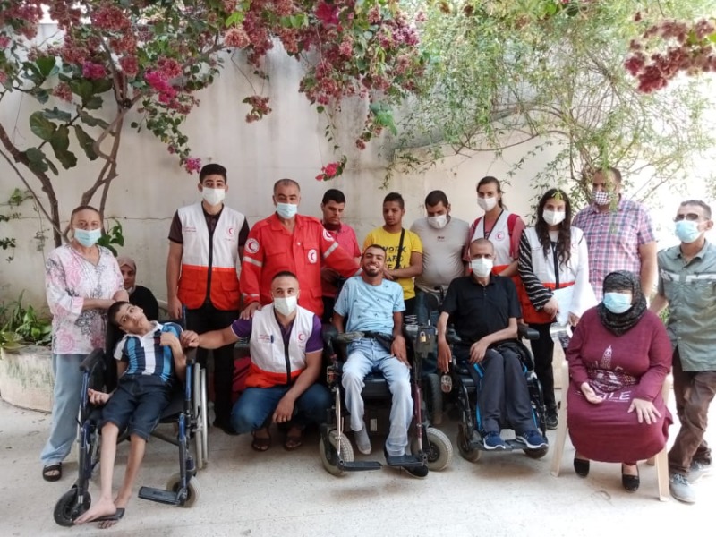 وحدة مكافحة كورونا ( مستشفى الشهيد محمود الهمشري ) تجري فحوصات في مؤسسة الكرامة للمعاقين