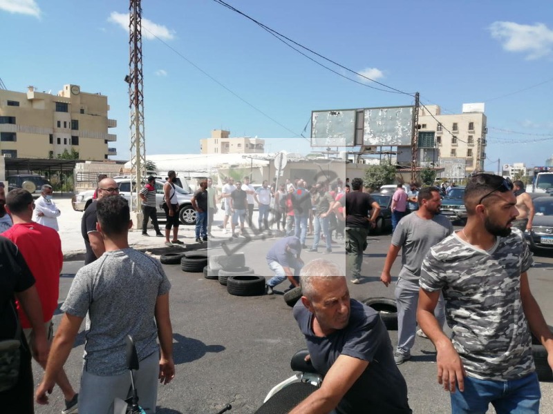 لبنان:أصحاب ‏الدراجات ‏النارية ‏يقطعون ‏الطريق ‏قرب ‏جامع ‏الحريري ‏إحتجاجاؤ