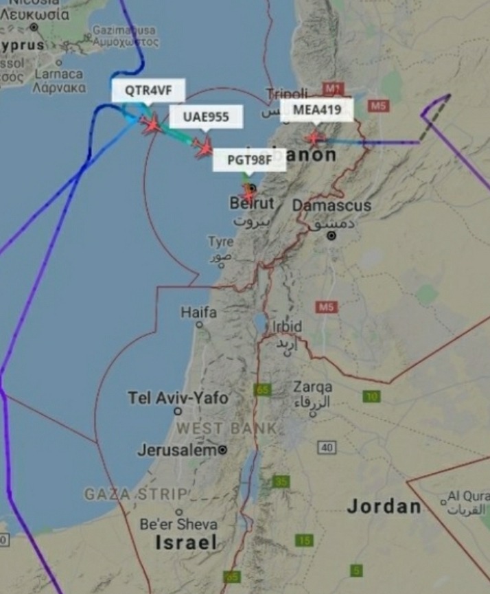 مقاتلات معاديه تقصف دمشق من سماء لبنان... وتعلق مسار طائرات متجهة لبيروت