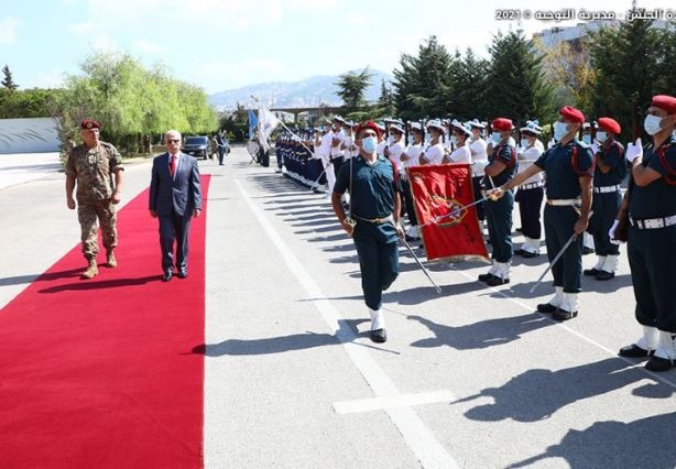 قائد الجيش استقبل وزير الدفاع الجديد قبيل مراسم التسليم والتسلم