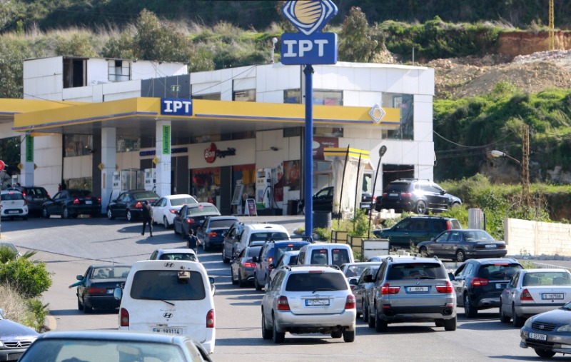 هل سيتوفر البنزين في محطات الوقود خلال 48 ساعة؟