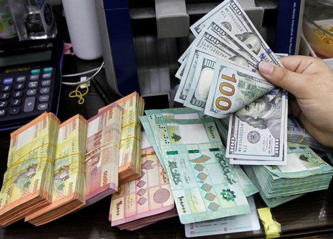 كم بلغ سعر صرف الدولار في السوق السوداء اليوم؟