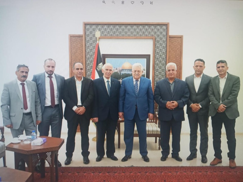 الرئيس عباس يستقبل محافظي الخليل وبيت لحم وأمناء سر أقاليم "فتح" في المحافظتين