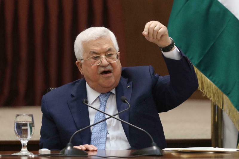 الرئيس عباس يصدر تعليماته للسفير منصور بالتحرك الواسع والفوري للتصدي لعدوان الاحتلال على المسجد الأقصى