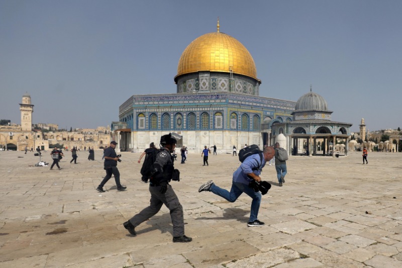 بطاركة ورؤساء الكنائس في القدس يدينون قرار السماح للمستوطنين بالصلاة الصامتة في "الأقصى"