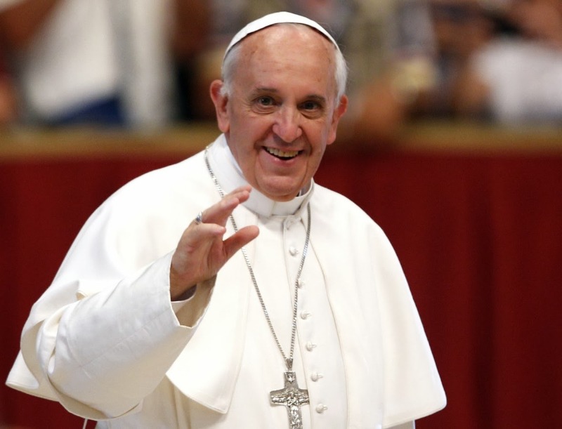عاجل: نقل البابا فرنسيس بشكل عاجل إلى المستشفى!