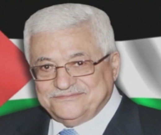 الرئيس عباس يتفقد مركز التدريب التابع للحرس الرئاسي في أريحا