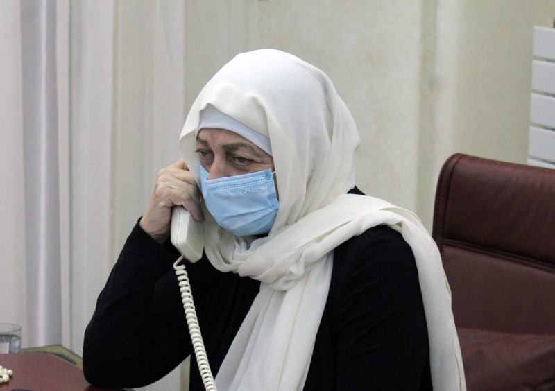 النائب بهية الحريري تطمئن الى صحة الشيخ ماهر حمود