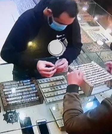 سرقة في صيدا في وضح النهار!!