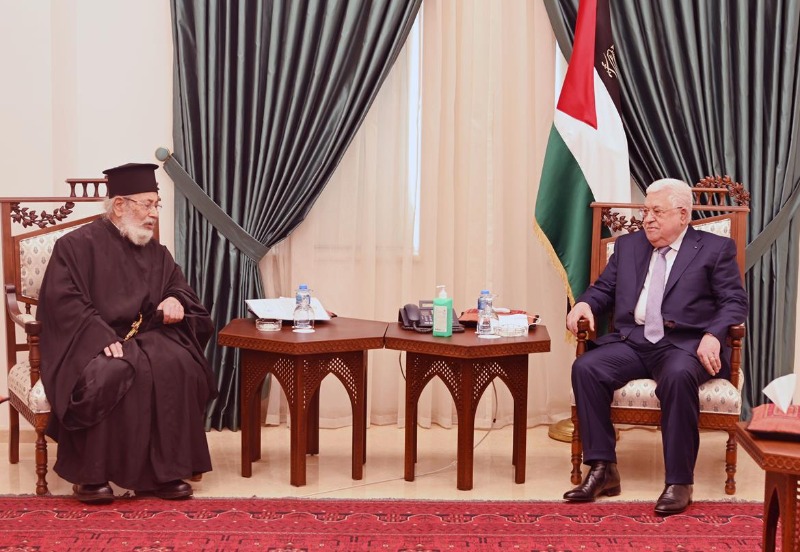 الرئيس عباس يستقبل نائب رئيس المجلس الوطني الأب قسطنطين قرمش