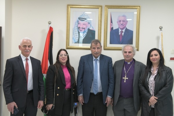 د. خوري يستقبل المطران عازر ومفتش المدارس اللوثرية