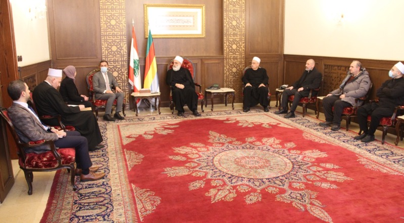 شيخ العقل يدعو "أهل الحكم لاستعادة العلاقات الرائدة مع دول الخليج"