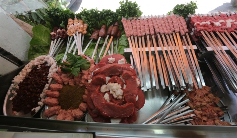 اللحوم تختفي من موائد لبنان... تراجع البيع 70 في المئة