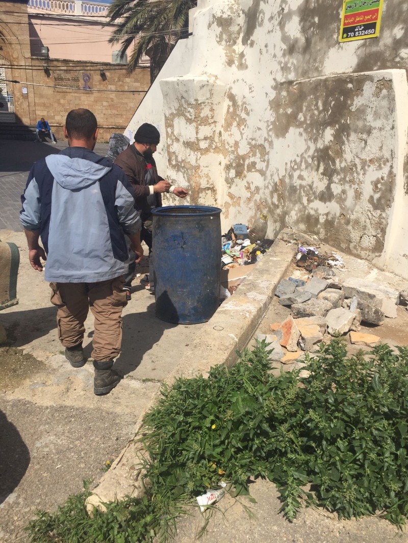 فرق بلدية صيدا باشرت رفع النفايات المتكدسة من شوارع وأحياء في المدينة