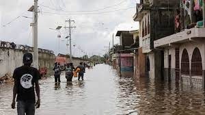 مصرع 24 شخصا جراء فيضانات وانزلاقات تربة في هذه الدولة!