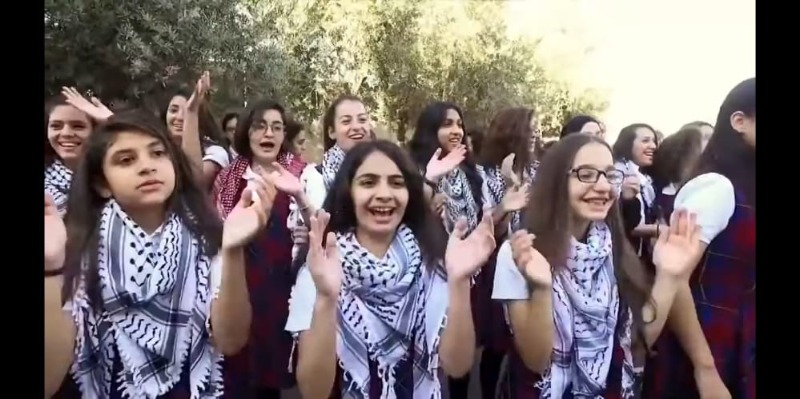 بالفيديو: دبكة مدرسة راهبات الوردية "القدس"
