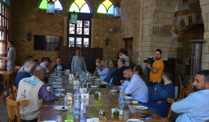 النائب أسامة سعد التقى إعلاميي صيدا في "مقهى باب السراي"