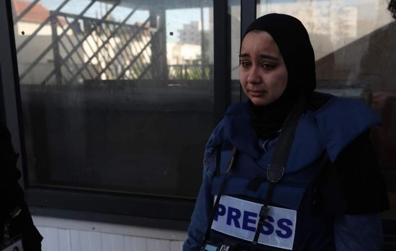 بالفيديو.. تفاصيل تكشفها الصحفية التي كانت بجوار شيرين أبو عاقلة لحظة استشهادها