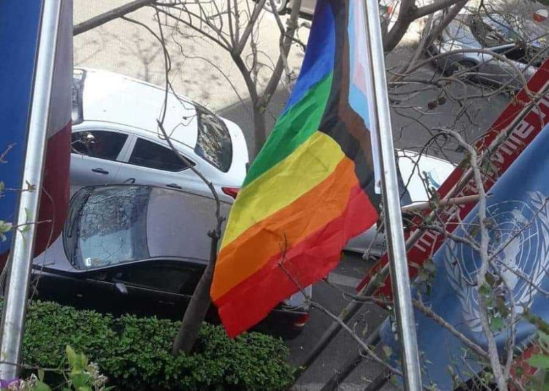 بالصورة - فندق بيروتي شهير يرفع علم المثلية: "اول فندق يفتخر بإختلافاتنا"
