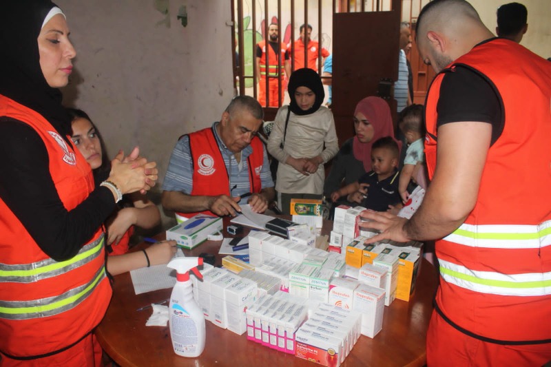 حملة طبية وأدوية مجانية بدأتها  مستشفى الهمشري في مخيم عين الحلوة لتطال جميع المخيمات