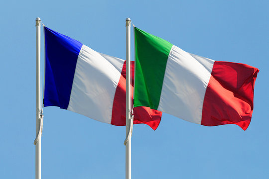 إيطاليا وفرنسا وقعتا اتفاقية تعاون عسكري