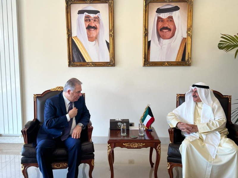 السفير دبور يلتقي سفير دولة الكويت القناعي