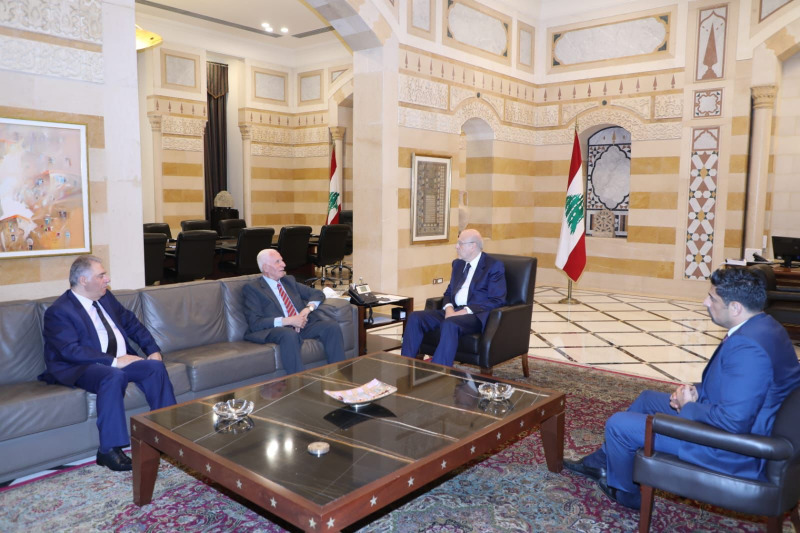 الأحمد والسفير دبور بحثا والرئيس ميقاتي الأوضاع في المخيمات الفلسطينية وسبل استمرار التعاون