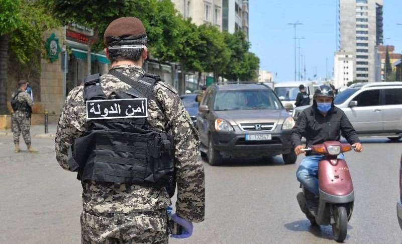 عناصر من أمن الدولة جالت على افران صيدا الكبرى لهذا السبب!
