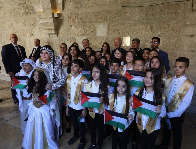 البطريرك ثيوفيلوس الثالث يحمل هموم الفلسطينيين المسيحيين للرئيس بايدن