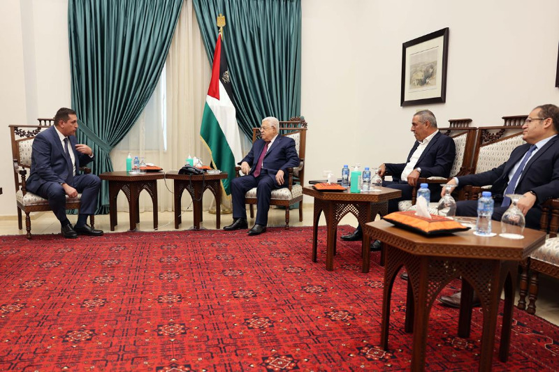 الرئيس عباس يستقبل المبعوث الروسي