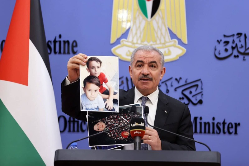 رئيس الوزراء أشتية: الرئيس عباس يواصل اتصالاته منذ اللحظة الأولى للعدوان مع جميع الجهات للوقف الفوري للحرب