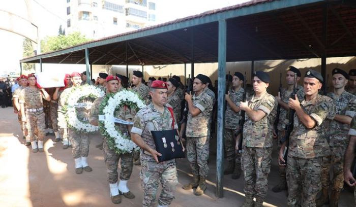 قيادة الجيش وأهالي الغبيري شيعوا الرقيب الشهيد محمد الحسيني