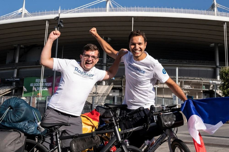 أكثر من 8000 كلم.. مشجّعان فرنسيان من باريس إلى الدوحة على الدراجة الهوائية لحضور كأس العالم 2022