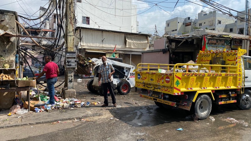 شباب التنظيم الشعبي الناصري يبادرون إلى إطلاق حملة لرفع النفايات التي أغرقت  الشوارع والأحياء