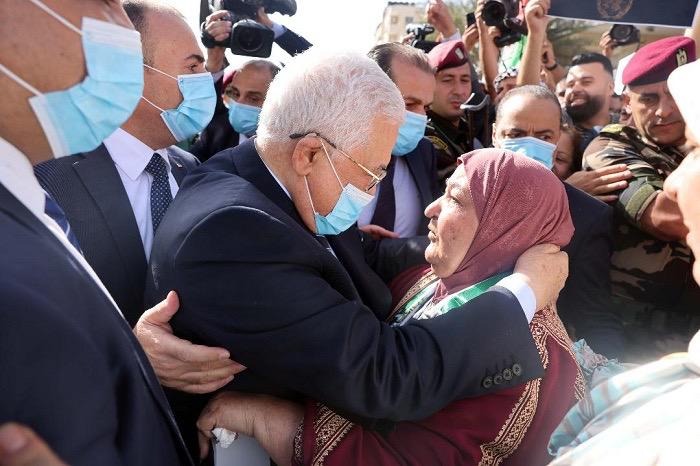 استقبال شعبي حاشد للرئيس عباس لدى عودته أرض الوطن عقب خطابه المهم في الأمم المتحدة
