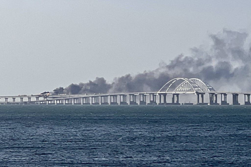 3 قتلى على الأقل في الانفجار على جسر القرم