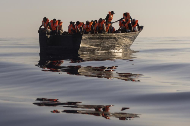 طفلة تونسيّة تصل من دون ذويها إلى السواحل الإيطاليّة بواسطة قارب مهاجرين