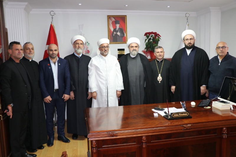 وفد اللقاء الروحي يختتم زيارة في إسطنبول بزيارة المفتي ومركز ال البيت