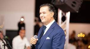 بالفيديو: راغب علامة يكرم دكتورة فلسطينية لهذا السبب!