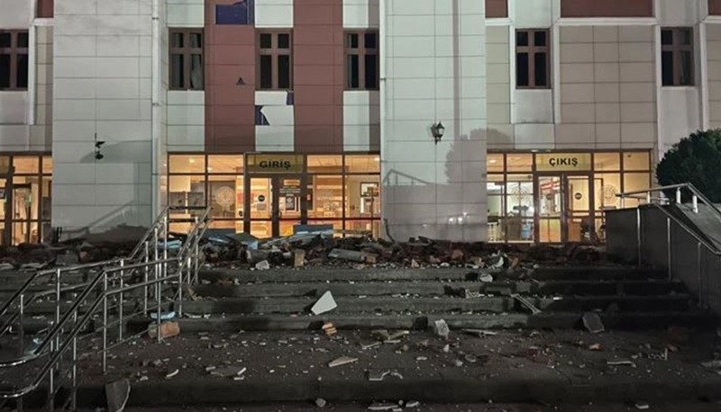 فيديو: زلزال بقوة 6.1 درجات يهزّ تركيا...