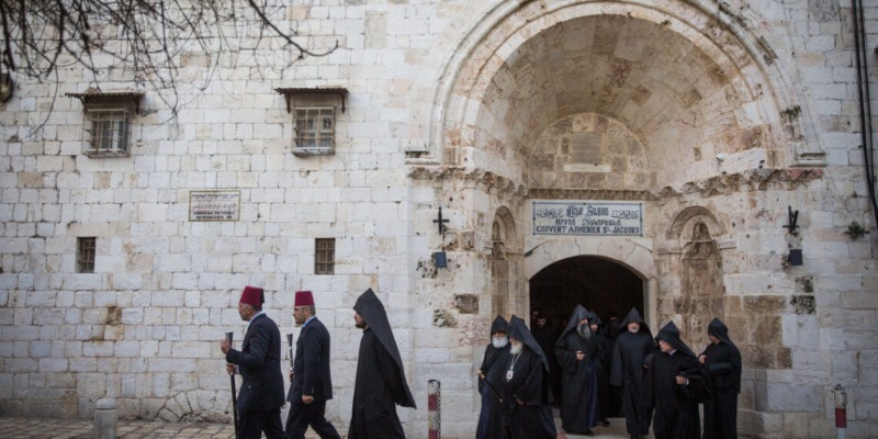 خوري يدين اعتداء جنود الاحتلال الاسرائيلي على رهبان ارمن في القدس