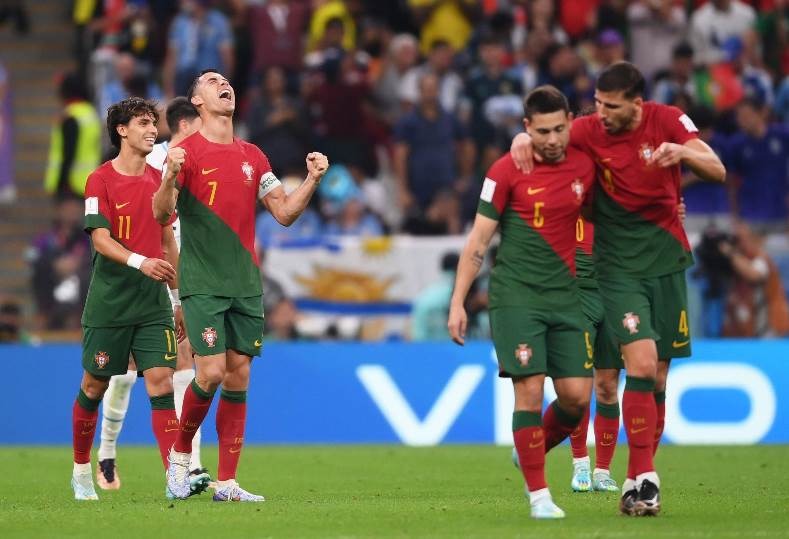 البرتغال يتأهل الى دور الـ16 بعد فوزه على الأوروغواي 2 - 0