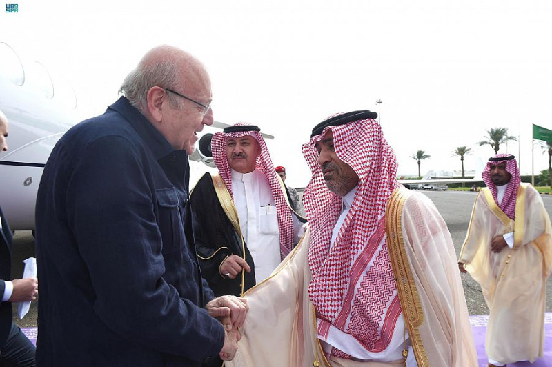بالصور.. الرئيس ميقاتي في المدينة المنورة ومكة ويؤدي مناسك العمرة