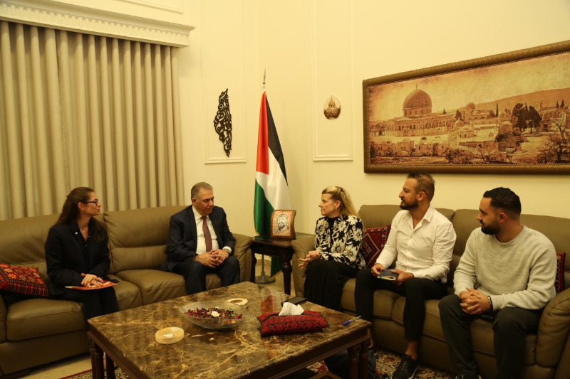 السفير دبور يلتقي رئيسة بعثة الصليب الاحمر الدولي في لبنان