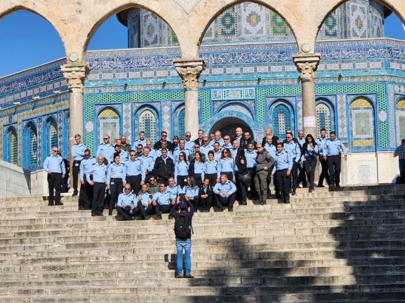 عناصر من شرطة الاحتلال يقتحمون المسجد الأقصى المبارك