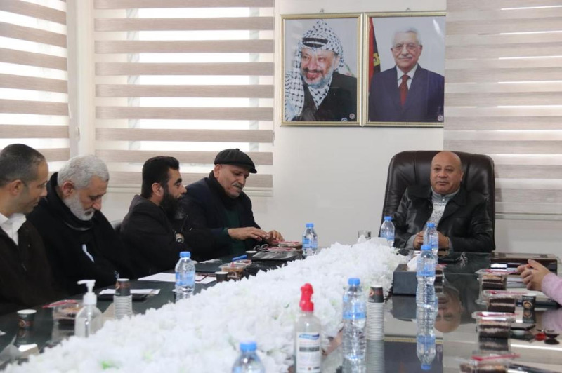 د. أبو هولي يكرم عصام الحسنات بمناسبة بلوغه سن التقاعد