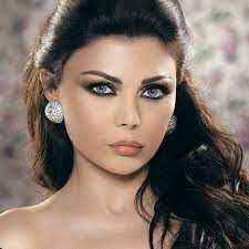 صفحات هيفاء وهبي على مواقع التواصل في خدمة الإنسانيّة